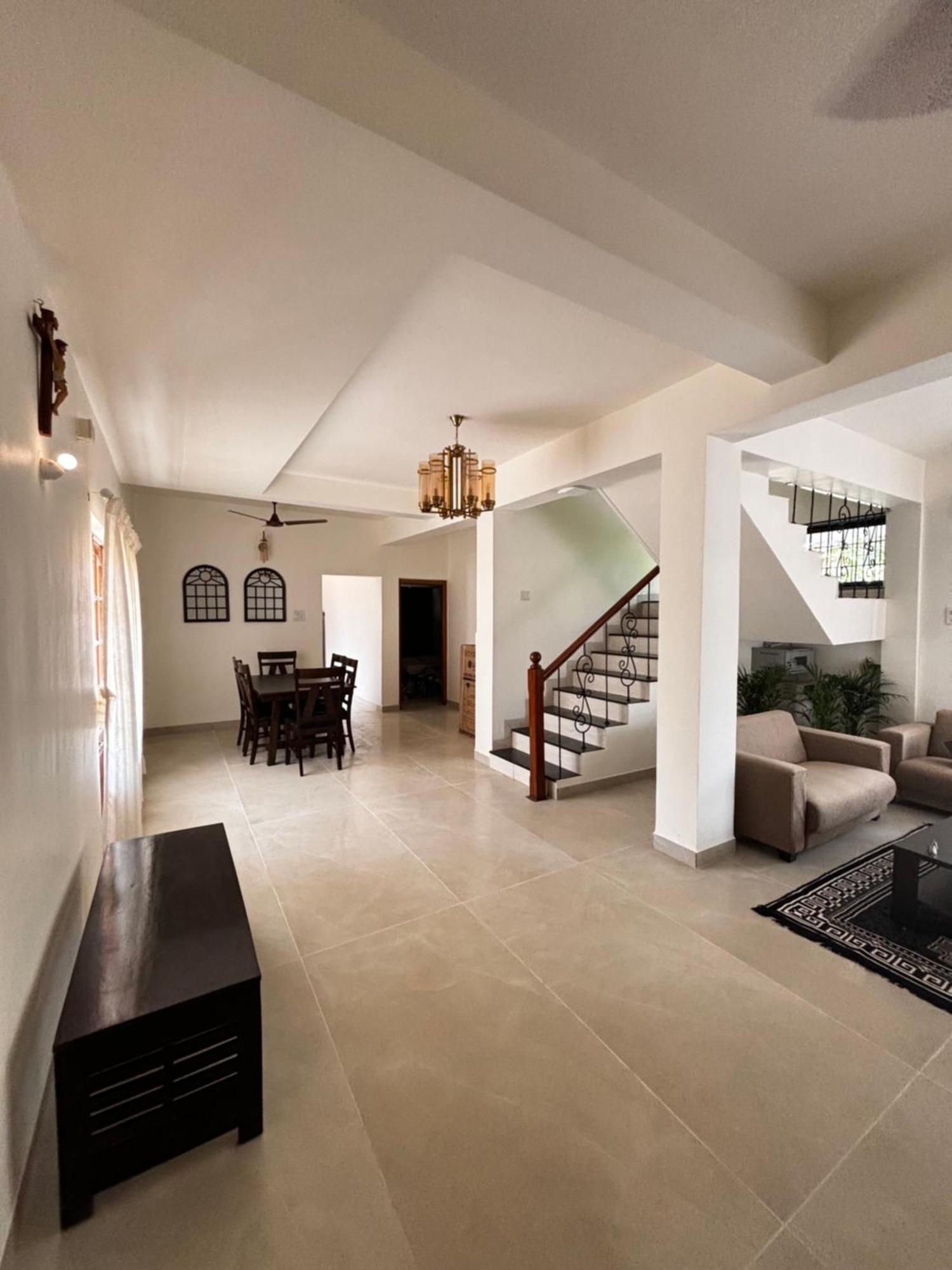 Papa John Villa A كالانغيُت المظهر الخارجي الصورة