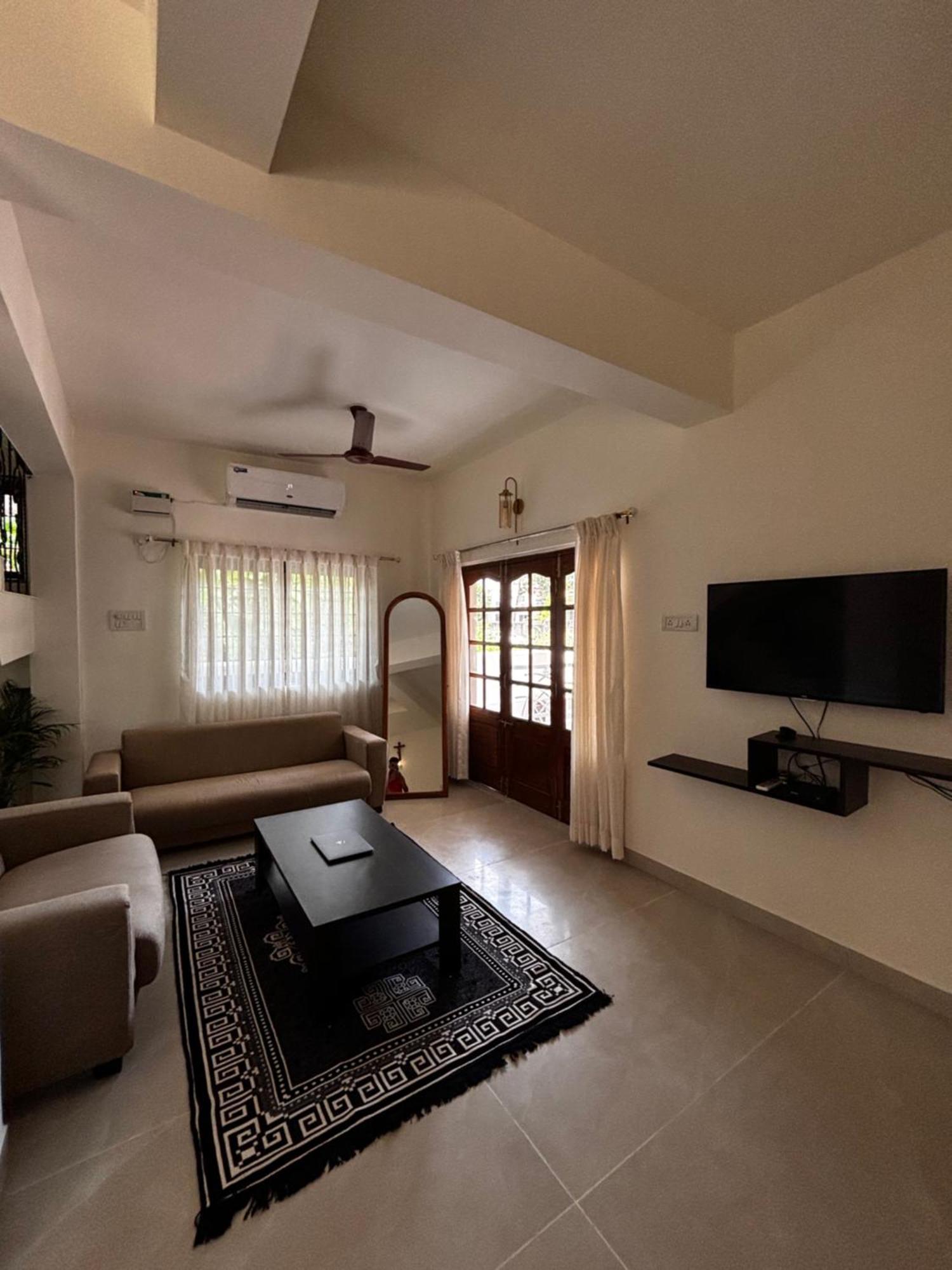 Papa John Villa A كالانغيُت المظهر الخارجي الصورة